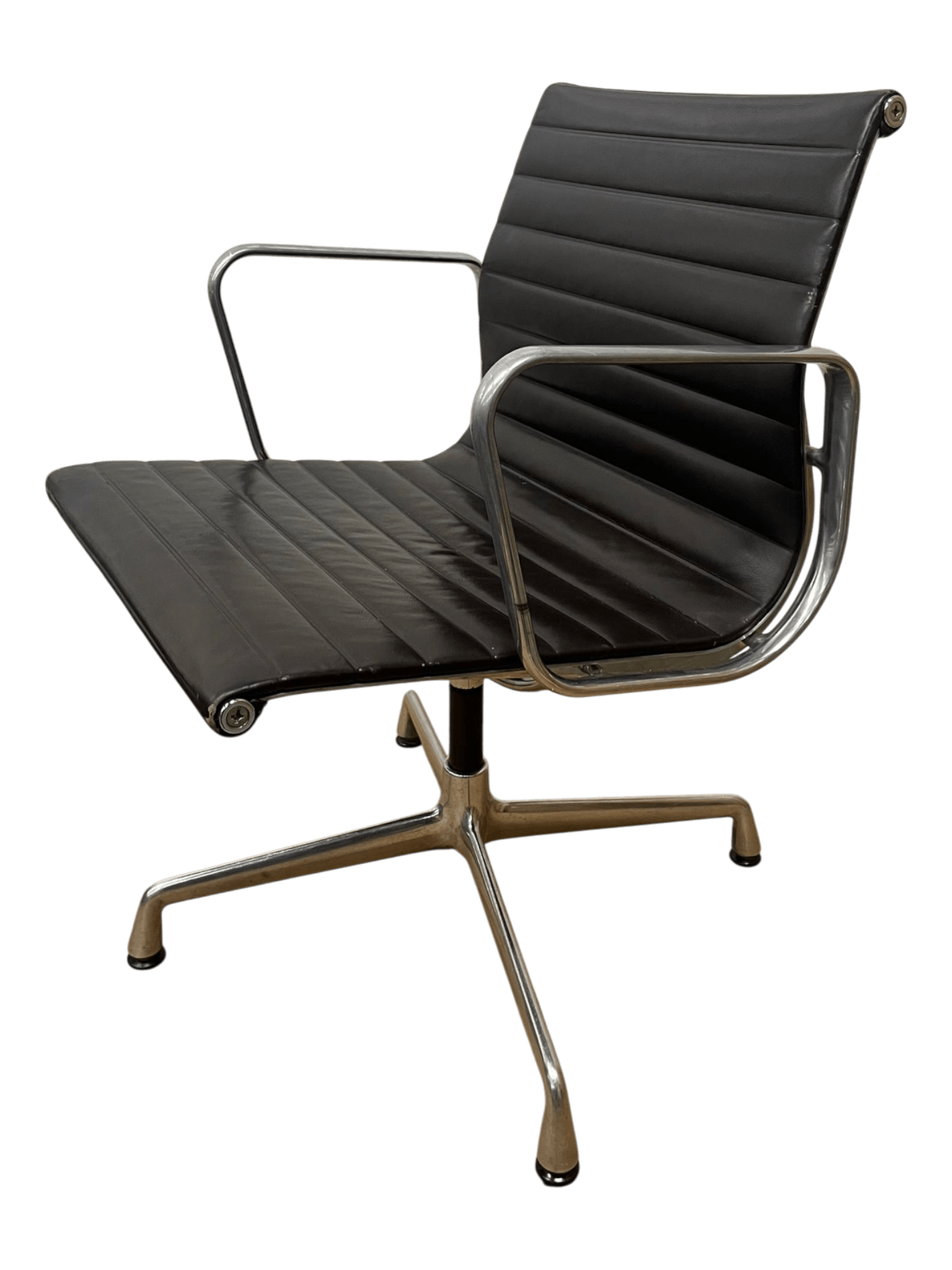 Vitra Eames Ea 108