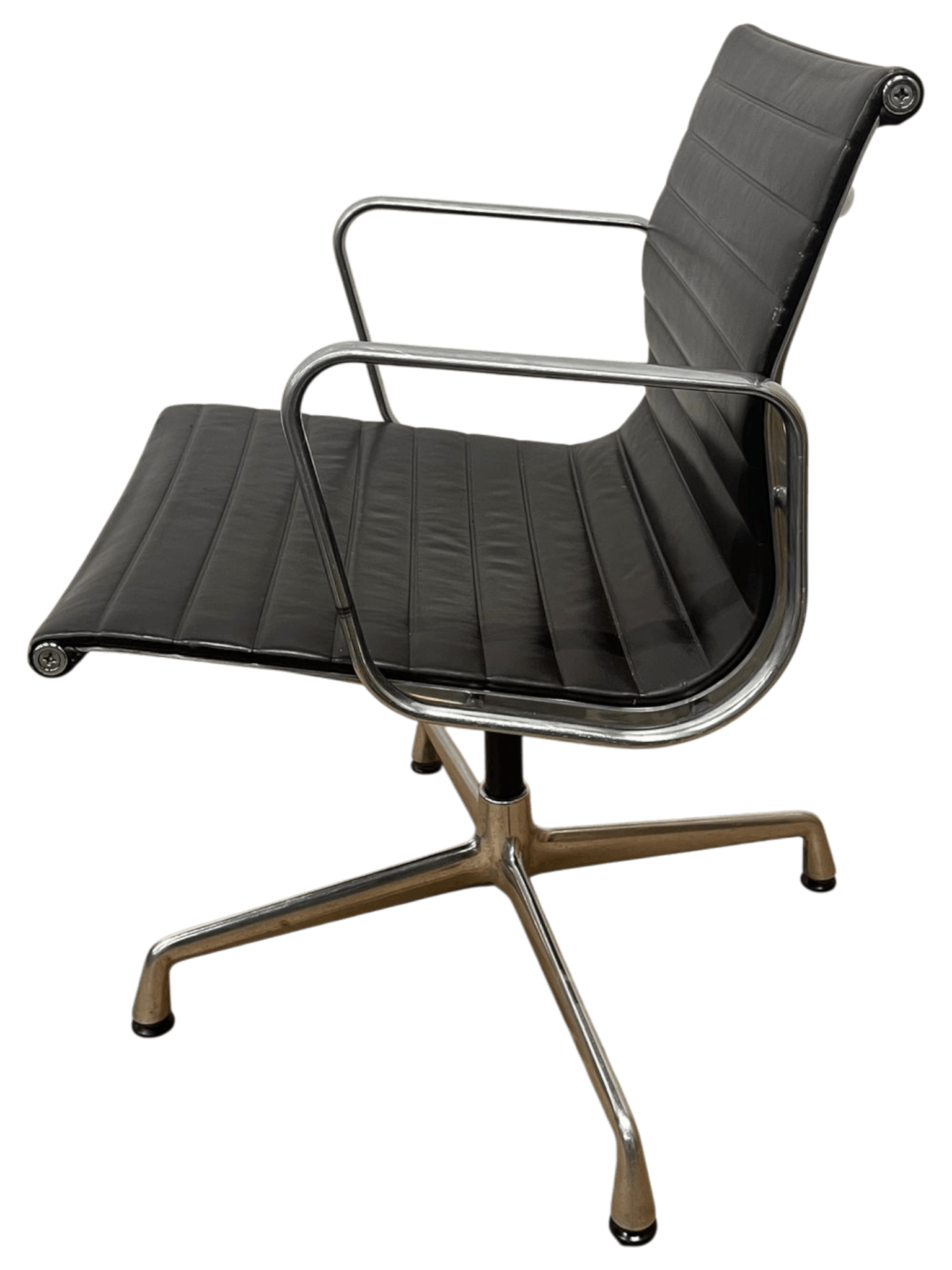 Vitra Eames Ea 108
