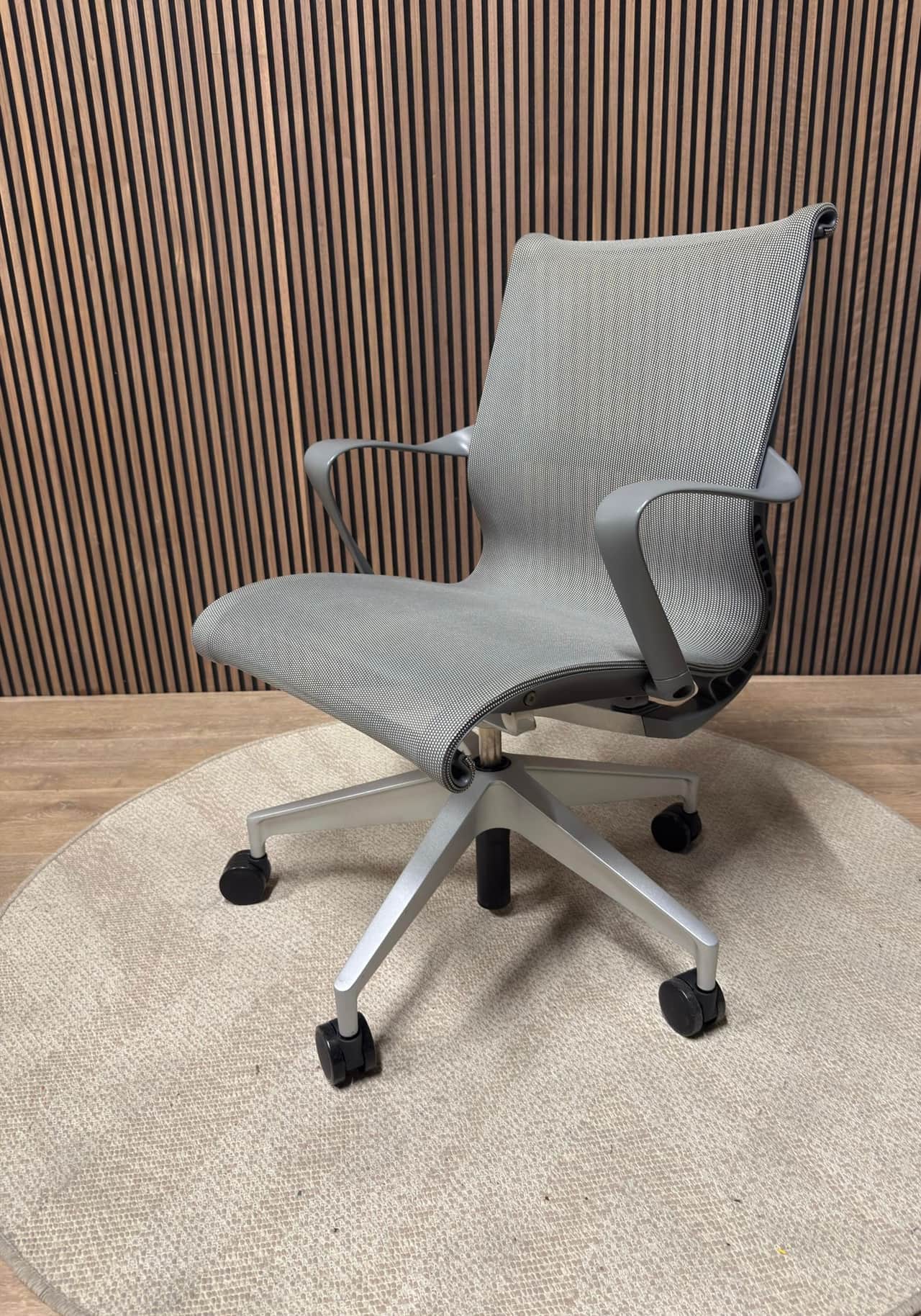Herman Miller Setu Wiosenna oferta
