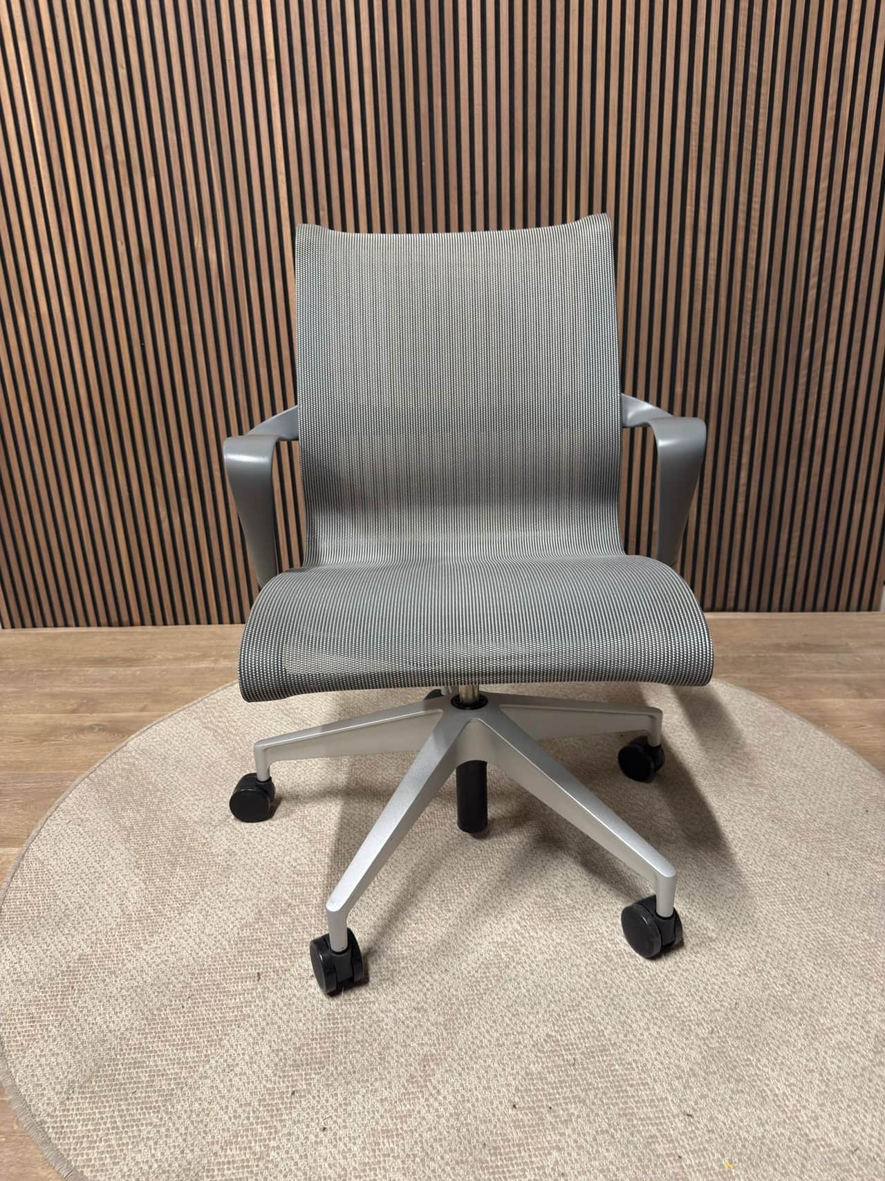 Herman Miller Setu Wiosenna oferta