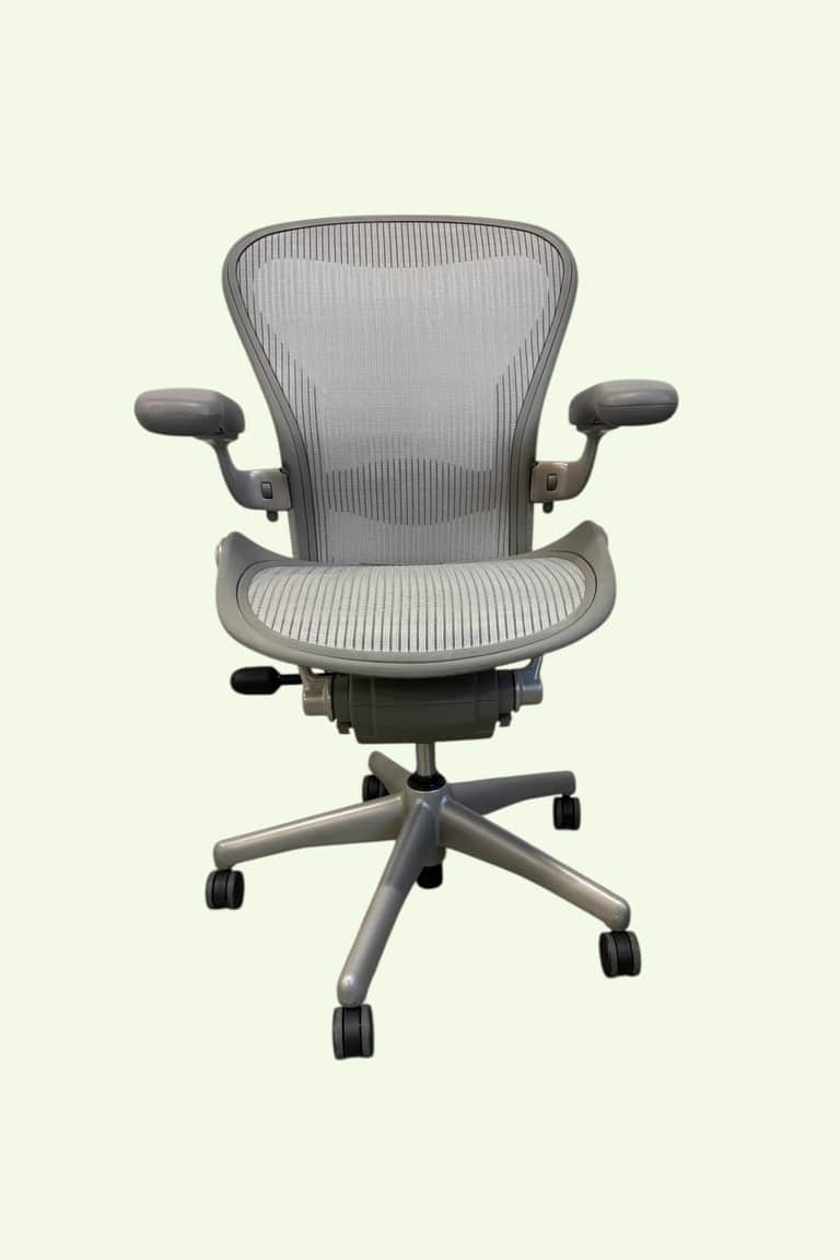 Herman Miller Aeron Titanium Lentedeal