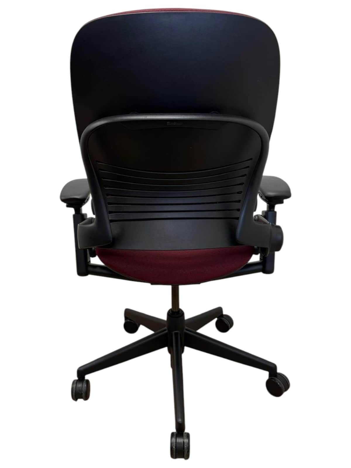 Steelcase Leap V2 Bordeaux (model z showroomu)