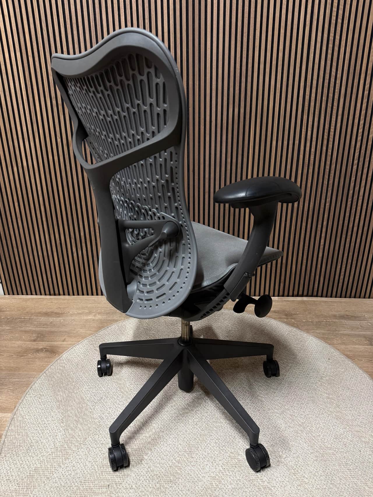 Herman Miller Mirra 2 Frühlingsangebot