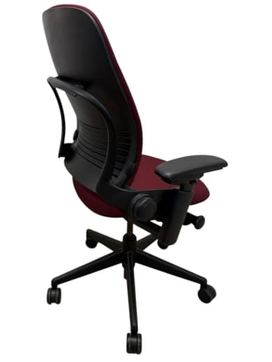 Steelcase Leap V2 Bordeaux (model z showroomu)