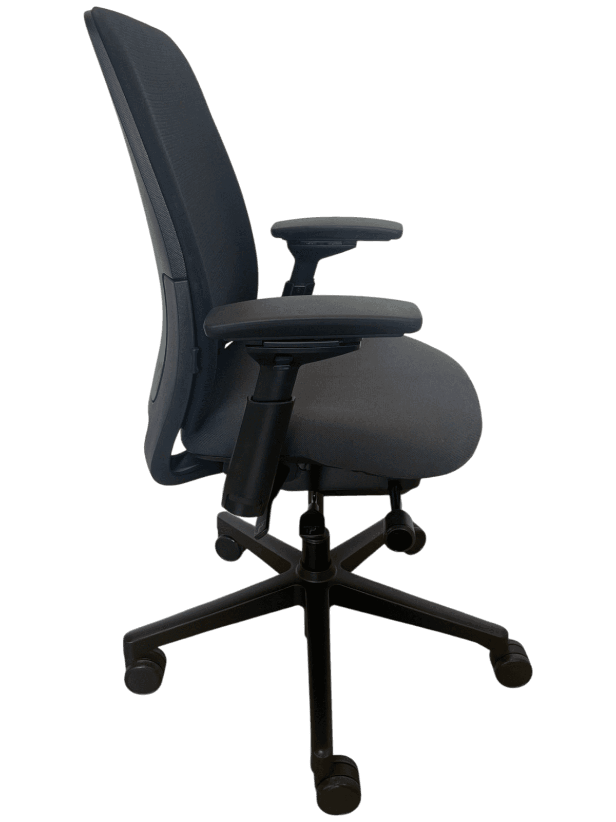 Steelcase Amia x Leap V2