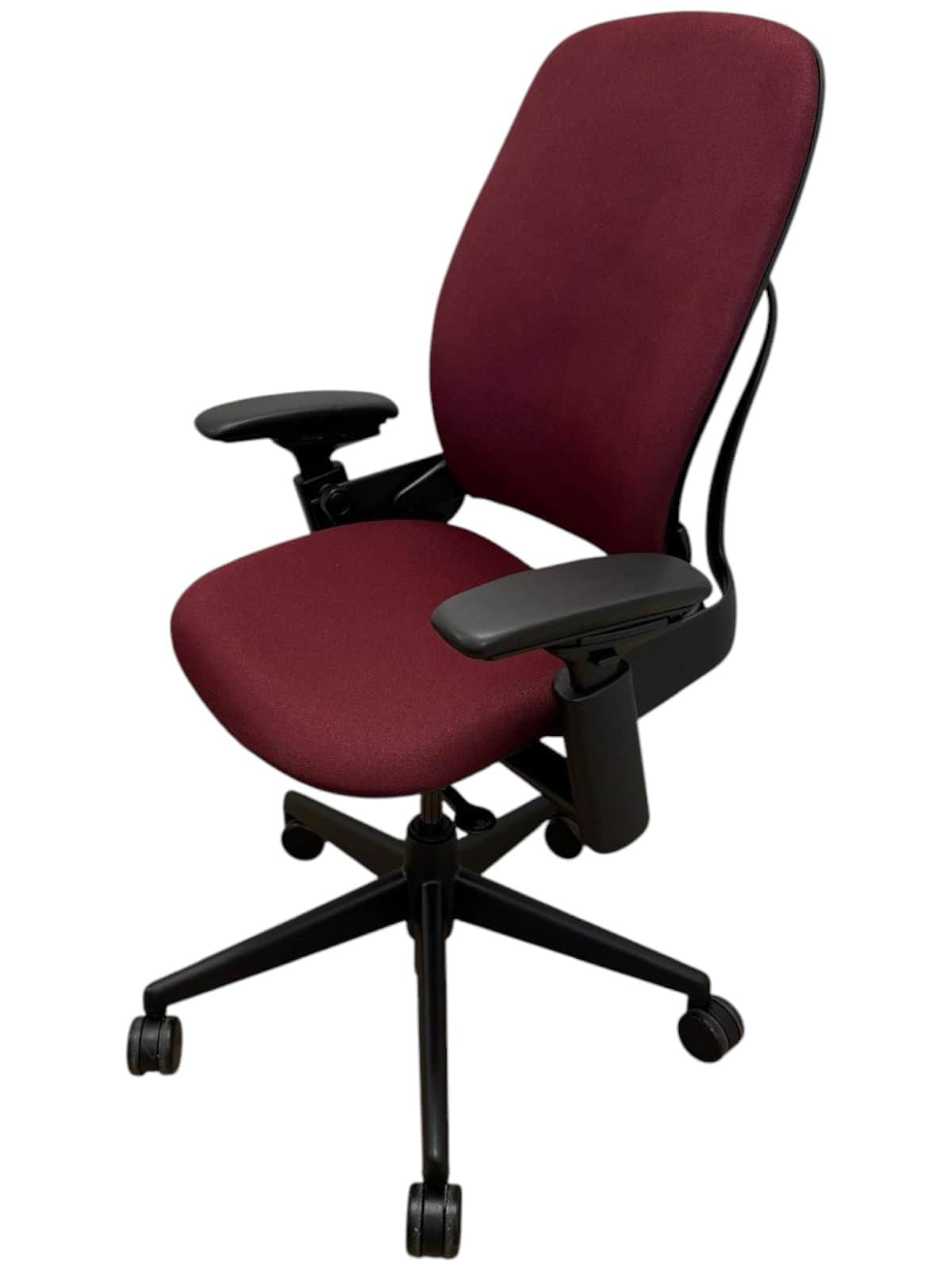 Steelcase Leap V2 Bordeaux (model z showroomu)