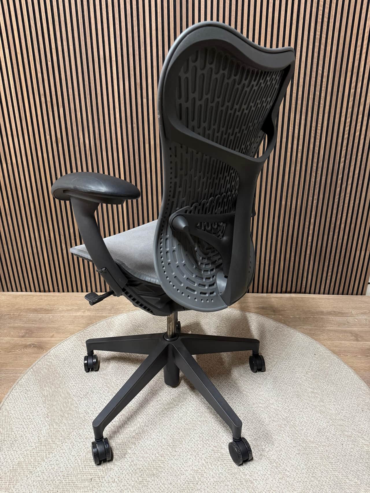 Herman Miller Mirra 2 Frühlingsangebot
