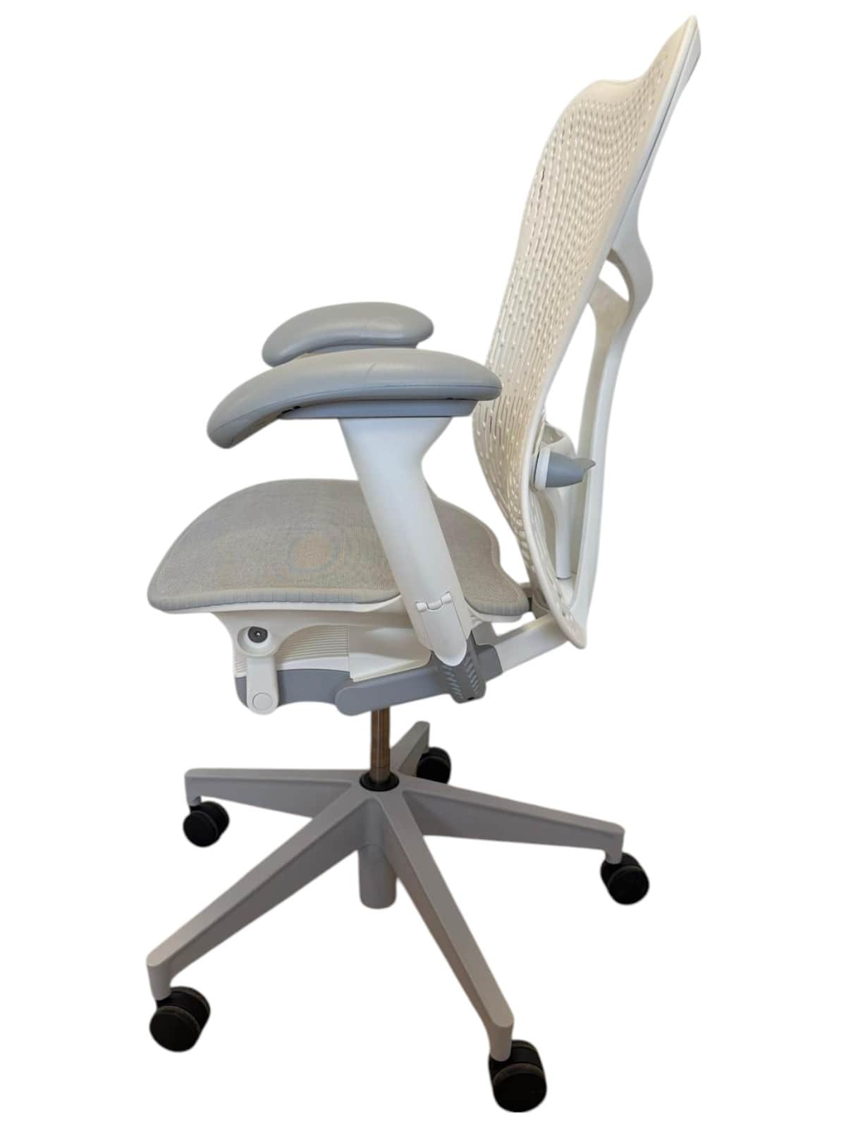 Herman Miller Mirra 2 Alpine